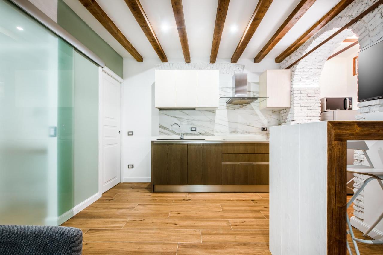 Elegant Suite In Milan Center Exterior photo